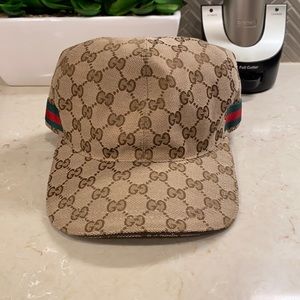 Gucci hat with box